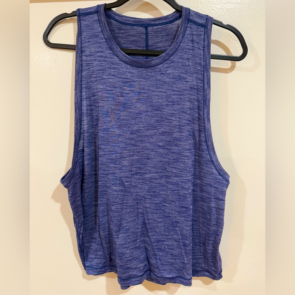 Lululemon Women’s tank top. Size 8
